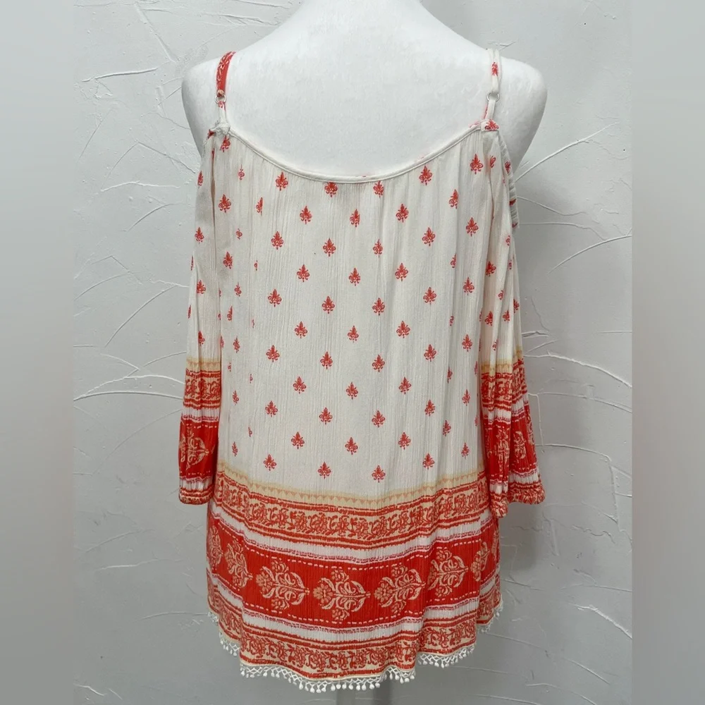 Skies Are Blue Kirkpatrick Cold shoulder. - Picture 3 of 7